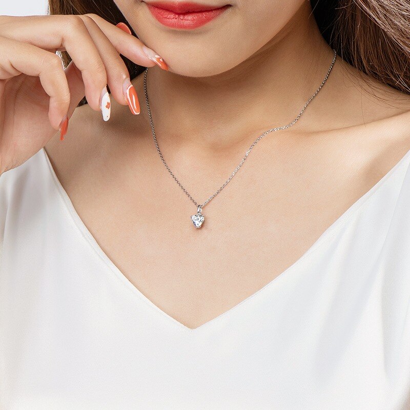 Elegant Heart Shaped Moissanite Diamond Necklace